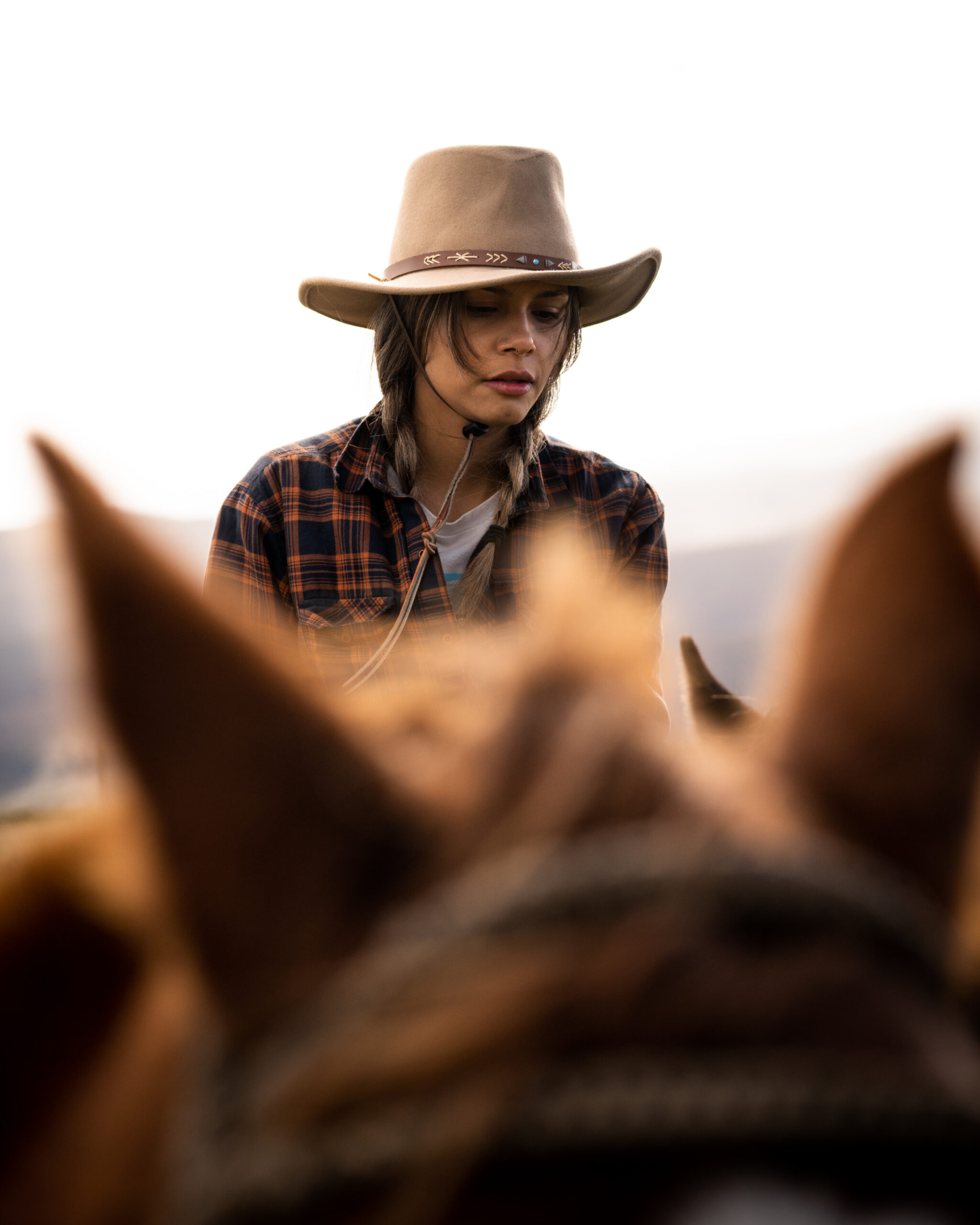 cotopaxi-horse-riding-woman