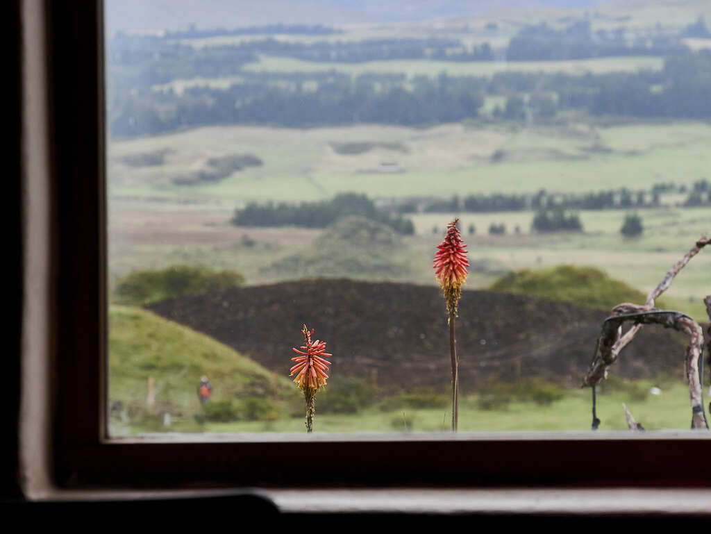 cotopaxi-lodge-cabana-window