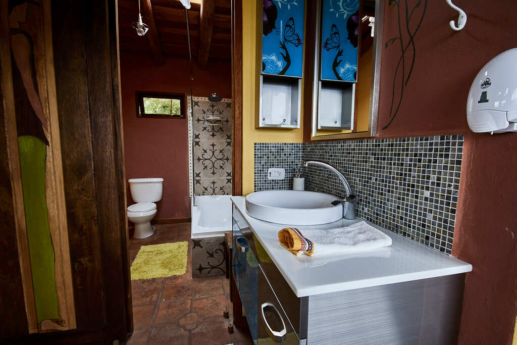 cotopaxi-lodge-restroom