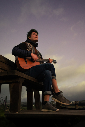 glamping-cotopaxi-guitar