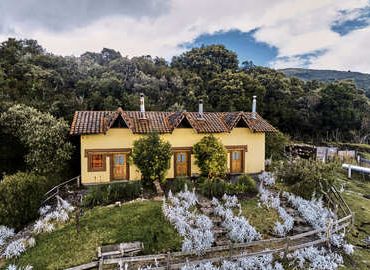 cotopaxi-lodge-cabanas